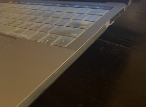 MacBookのハードカバー_側面